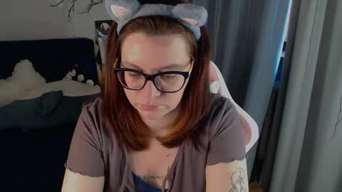 Snapshot of millapoolys chatting on 05.27.26 Milla online show from 05.27.26
