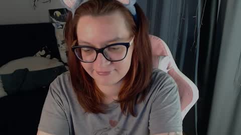 Snapshot of millapoolys chatting on 05.28.26 Milla online show from 05.28.26