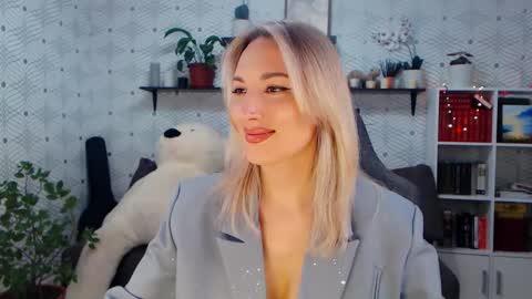 MillaXQueen online show from 03.25.26