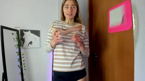 Snapshot of millie_lacroix chatting on 03.18.26 millie_lacroix online show from 03.18.26