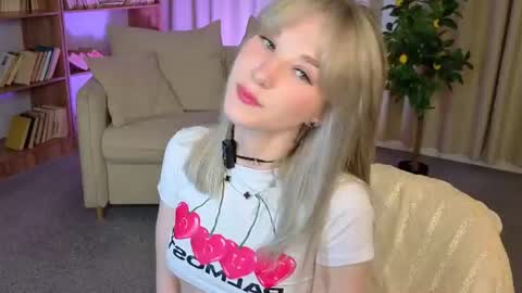 Snapshot of milliebraun chatting on 06.21.26 Millie online show from 06.21.26