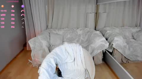 Snapshot of milliminimouse chatting on 04.29.26 milliminimouse online show from 04.29.26