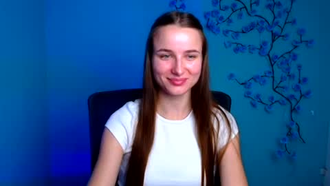Snapshot of milly_liss chatting on 07.16.26 Milly online show from 07.16.26