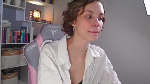 Snapshot of milly_ross23 chatting on 12.13.24 Milly online show from 12.13.24