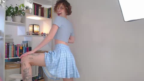 Snapshot of milly_ross23 chatting on 12.20.24 Milly online show from 12.20.24