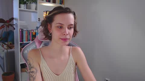 Snapshot of milly_ross23 chatting on 12.28.24 Milly online show from 12.28.24