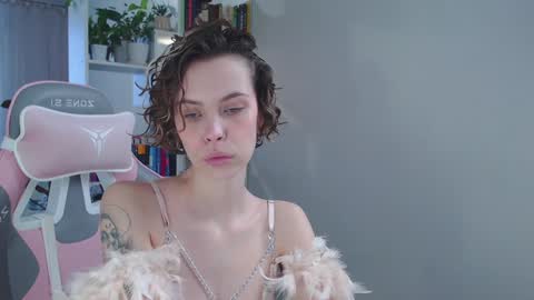 Snapshot of milly_ross23 chatting on 01.10.25 Milly online show from 01.10.25