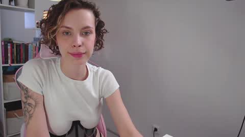 Snapshot of milly_ross23 chatting on 01.19.25 Milly online show from 01.19.25