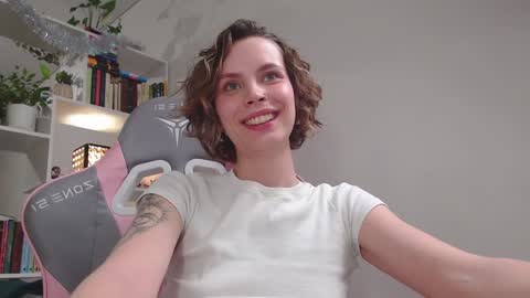 Snapshot of milly_ross23 chatting on 01.19.25 Milly online show from 01.19.25