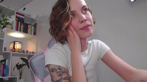 Snapshot of milly_ross23 chatting on 02.07.25 Milly online show from 02.07.25