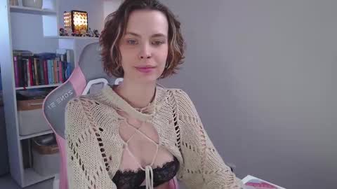 Snapshot of milly_ross23 chatting on 02.22.25 Milly online show from 02.22.25