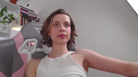 Snapshot of milly_ross23 chatting on 03.01.25 Milly online show from 03.01.25