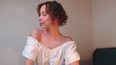 Snapshot of milly_ross23 chatting on 10.04.25 Milly online show from 10.04.25