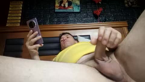 Snapshot of milo8223 chatting on 04.16.26 milo8223 online show from 04.16.26