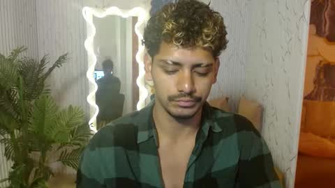 Snapshot of milo_tay chatting on 03.25.26 milo_tay online show from 03.25.26