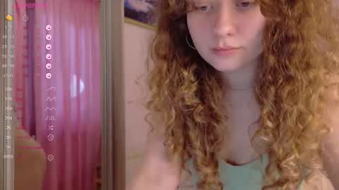 Snapshot of milounee chatting on 02.26.26 milounee online show from 02.26.26