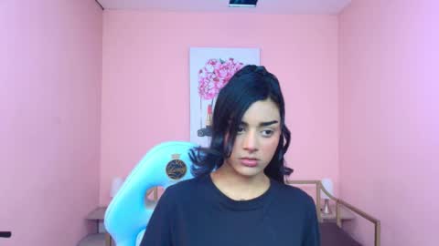 milu_carbajal_x online show from 11.22.25