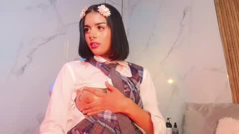 Snapshot of milu_carbajal_x chatting on 07.18.26 milu_carbajal_x online show from 07.18.26