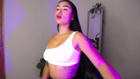 Mily Ortiz online show from 02.04.26