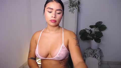 Snapshot of mily_ortiz chatting on 07.21.26 Mily Ortiz online show from 07.21.26