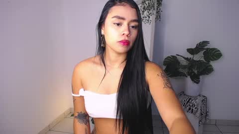 Snapshot of mily_ortiz chatting on 07.28.26 Mily Ortiz online show from 07.28.26