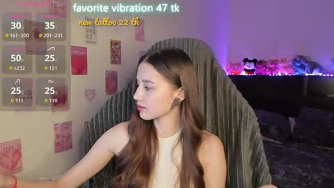 Snapshot of milyamess chatting on 06.07.26 Emily online show from 06.07.26