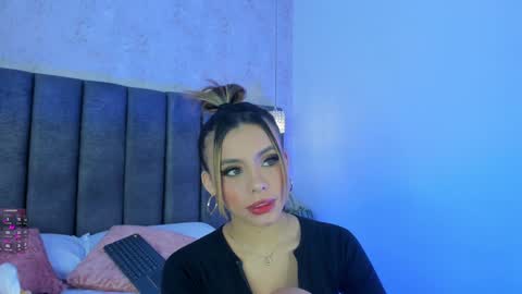 Snapshot of milyy_vermont chatting on 01.05.25 Milyy online show from 01.05.25