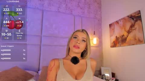 Snapshot of milyy_vermont chatting on 10.14.25 Milyy online show from 10.14.25