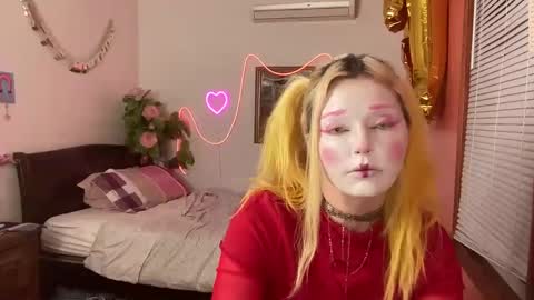 Snapshot of mimsymarlo chatting on 01.02.25 mimsymarlo online show from 01.02.25