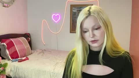 Snapshot of mimsymarlo chatting on 02.01.25 mimsymarlo online show from 02.01.25