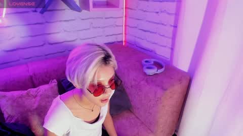 Snapshot of min_minjil chatting on 01.11.25 Minji online show from 01.11.25