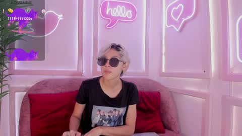 Snapshot of min_minjil chatting on 01.25.25 Minji online show from 01.25.25