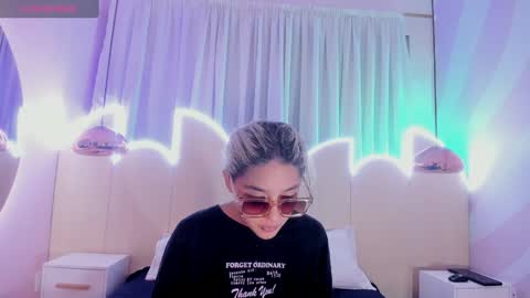 Snapshot of min_minjil chatting on 02.02.25 Minji online show from 02.02.25