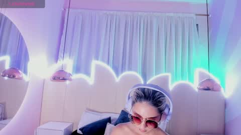Snapshot of min_minjil chatting on 02.03.25 Minji online show from 02.03.25