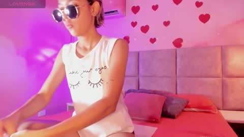 Snapshot of min_minjil chatting on 03.12.25 Minji online show from 03.12.25