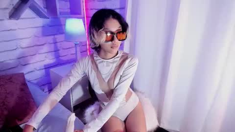 Snapshot of min_minjil chatting on 09.18.25 Minji online show from 09.18.25