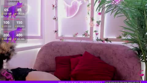 Snapshot of min_minjil chatting on 09.27.25 Minji online show from 09.27.25