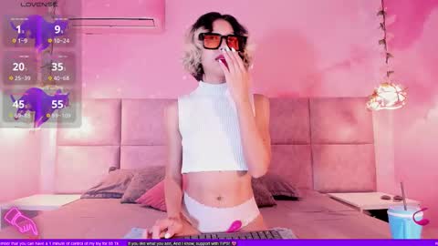 Snapshot of min_minjil chatting on 09.29.25 Minji online show from 09.29.25