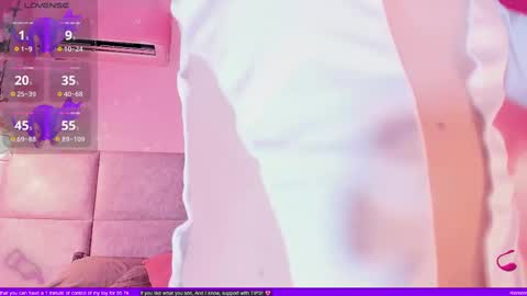 Snapshot of min_minjil chatting on 09.30.25 Minji online show from 09.30.25