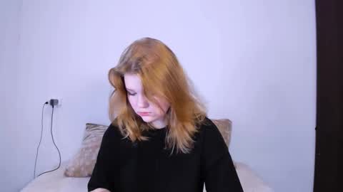 hi Im Mina  online show from 10.27.25