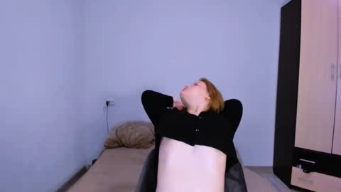 hi Im Mina  online show from 11.25.25