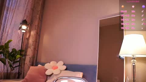 Snapshot of mind__game chatting on 09.26.25 Frances Next streams Thu Fri Sat 8am - 4pm GMT3 online show from 09.26.25