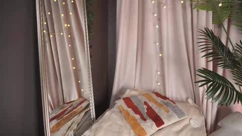 Snapshot of mind__game chatting on 11.09.25 Frances Next streams Thu Fri Sat 8am - 4pm GMT3 online show from 11.09.25