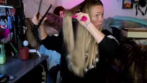 Mindy Mars online show from 10.08.25