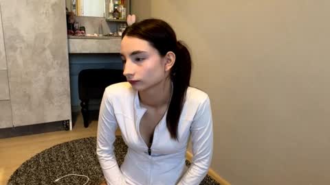 Emilia online show from 10.06.25