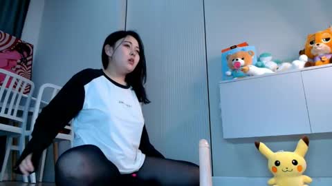 Minji online show from 04.15.26