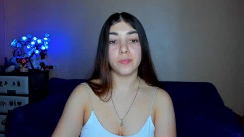 Snapshot of mira_bloempje chatting on 03.04.25 Mira online show from 03.04.25
