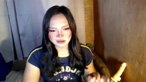 Snapshot of mira_luna222 chatting on 01.05.26 Mira Bella online show from 01.05.26