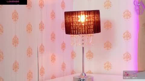 Snapshot of mira_lynxx chatting on 10.17.25 mira_lynxx online show from 10.17.25