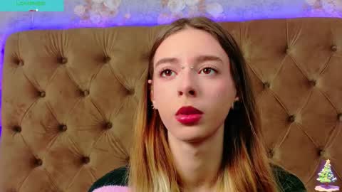 Snapshot of mira_lynxx chatting on 12.17.25 mira_lynxx online show from 12.17.25